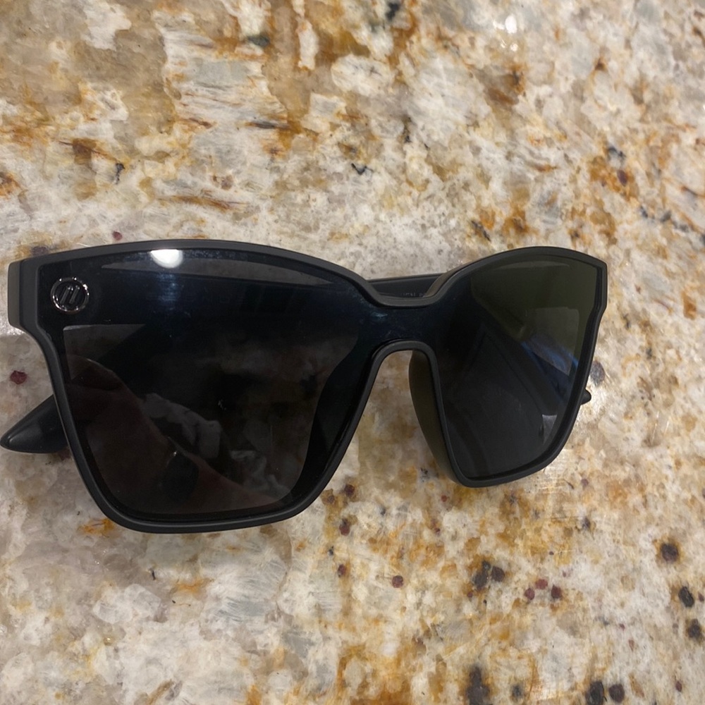 Blenders Voodoo Vixen Sunglasses